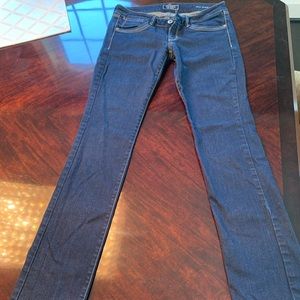 Guess jeans size 27